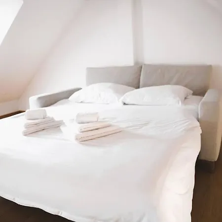 Beautiful Design 2 Bedroom Loft * Mertert