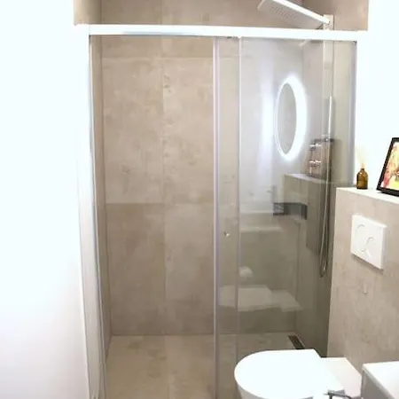 Beautiful Design 2 Bedroom Loft Apartmán