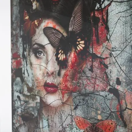 Beautiful Design 2 Bedroom Loft