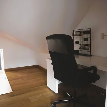 Beautiful Design 2 Bedroom Loft Mertert