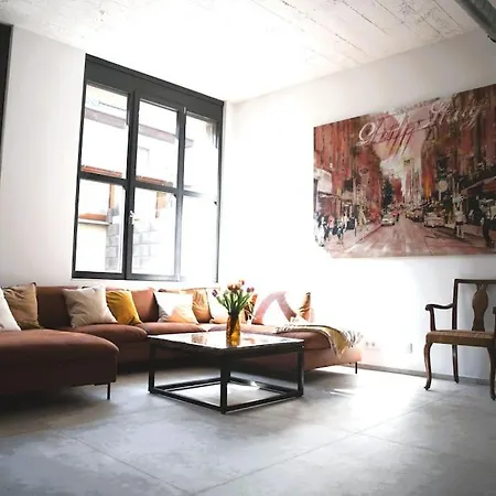 Beautiful Design 2 Bedroom Loft