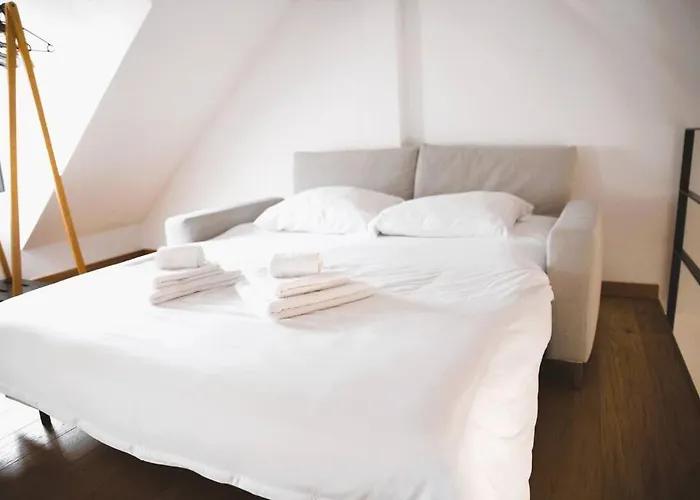 Beautiful Design 2 Bedroom Loft * Mertert