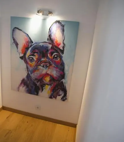 Beautiful Design 2 Bedroom Loft *