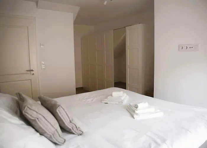 Beautiful Design 2 Bedroom Loft Apartament