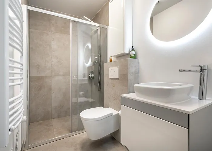 Beautiful Design 2 Bedroom Loft Apartament *