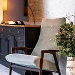 Beautiful Design 2 Bedroom Loft *