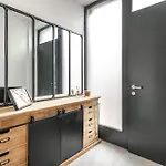 Beautiful Design 2 Bedroom Loft Apartment Mertert