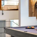 Beautiful Design 2 Bedroom Loft *