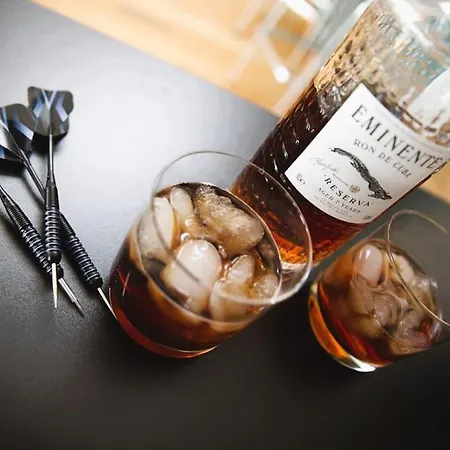 아파트 Beautiful Design 2 Bedroom Loft *