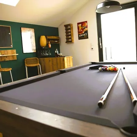 Beautiful Design 2 Bedroom Loft *