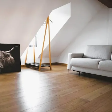 Beautiful Design 2 Bedroom Loft *