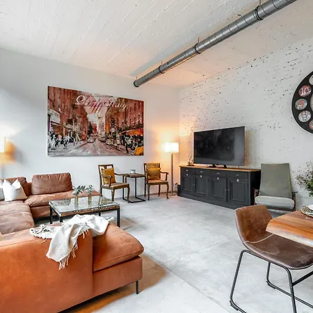 Beautiful Design 2 Bedroom Loft Διαμέρισμα *