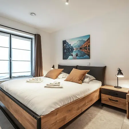 Beautiful Design 2 Bedroom Loft Apartamento Mertert