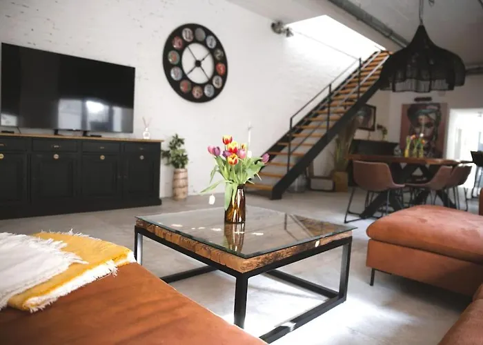 Beautiful Design 2 Bedroom Loft Appartamento