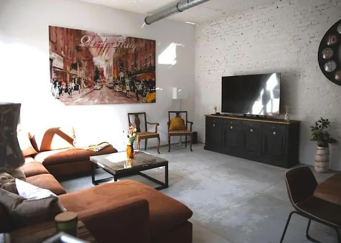 Beautiful Design 2 Bedroom Loft