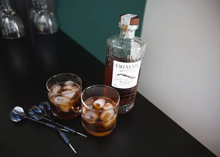 Beautiful Design 2 Bedroom Loft *