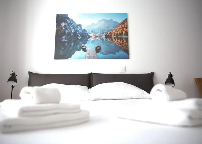 Beautiful Design 2 Bedroom Loft *