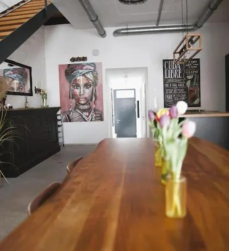 Beautiful Design 2 Bedroom Loft