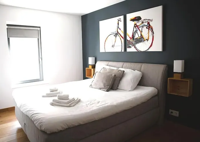 Beautiful Design 2 Bedroom Loft * Mertert