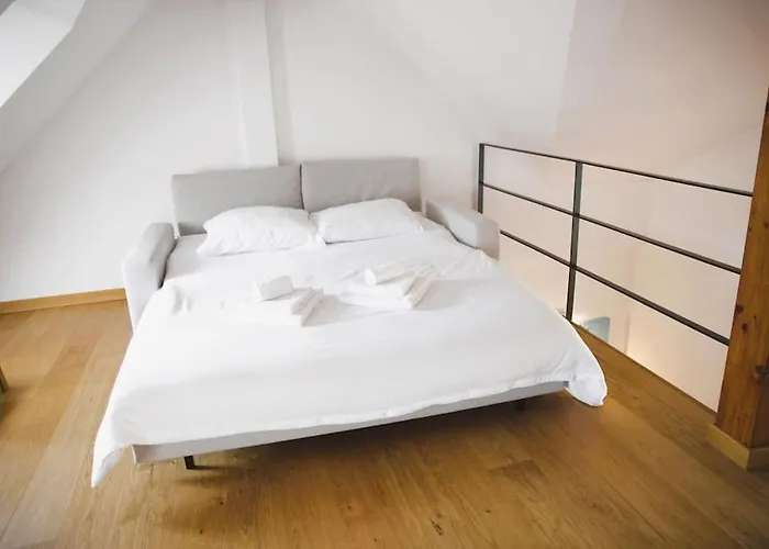 Beautiful Design 2 Bedroom Loft * Mertert