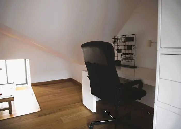 Beautiful Design 2 Bedroom Loft Mertert