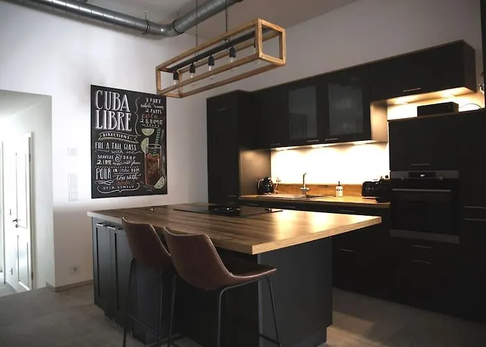 Beautiful Design 2 Bedroom Loft Mertert