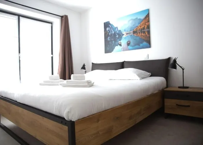 Beautiful Design 2 Bedroom Loft Apartment Mertert