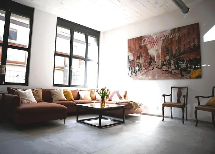 Beautiful Design 2 Bedroom Loft