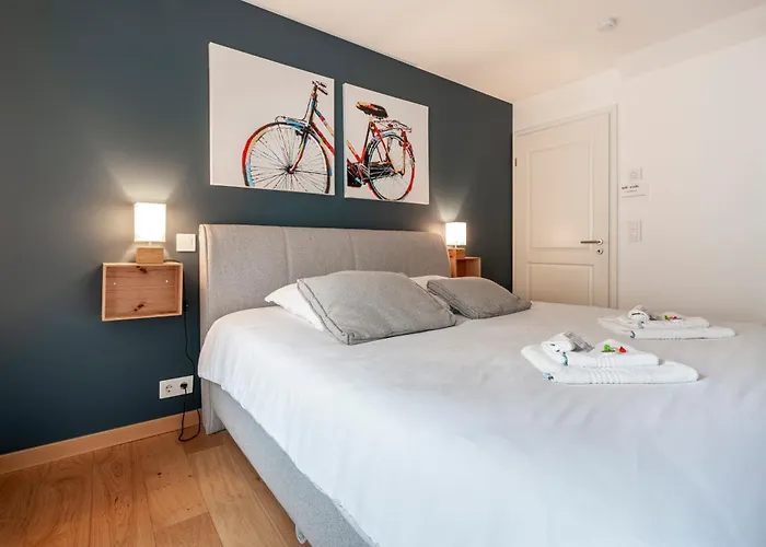 Beautiful Design 2 Bedroom Loft *