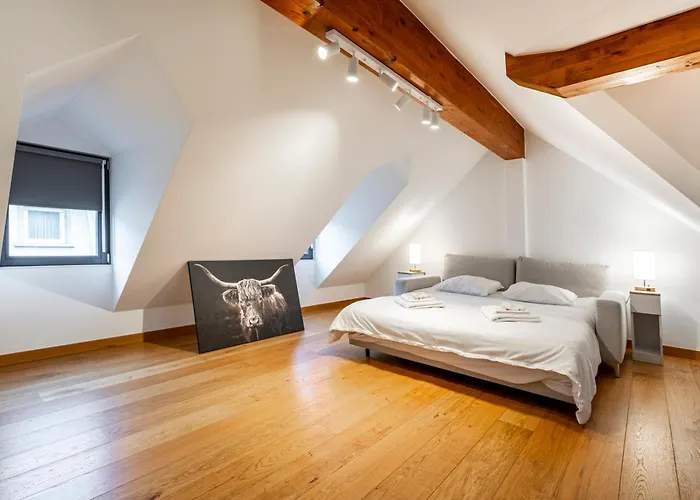 Beautiful Design 2 Bedroom Loft Διαμέρισμα *